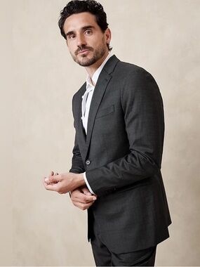 Banana Republic modern fit 38R Dark Charcoal Two-Button Blazer clean lines
